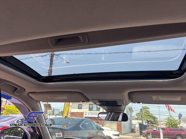Vehicle image 18 of 34