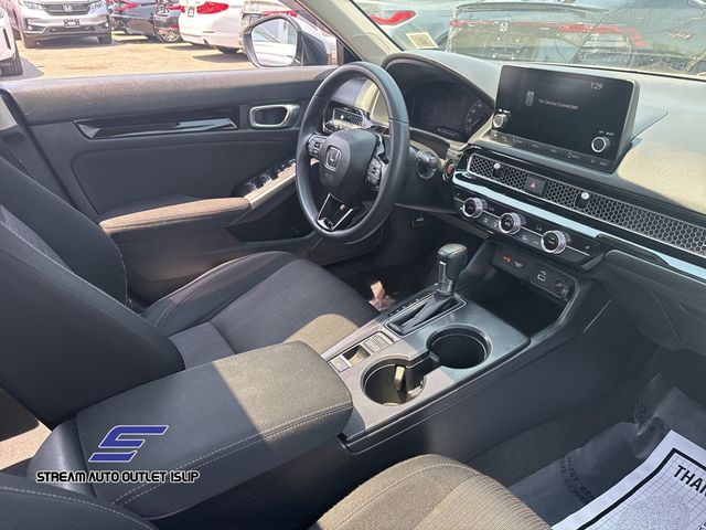 Vehicle image 17 of 34