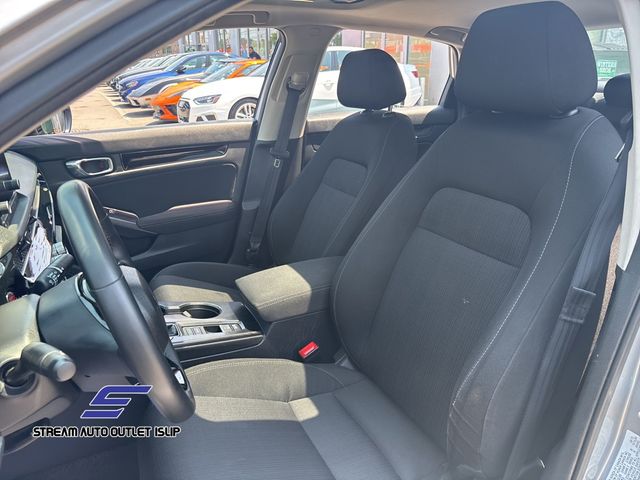 Vehicle image 11 of 34