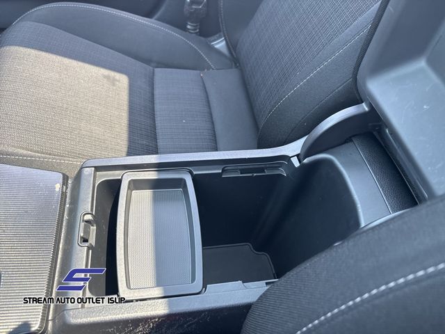 Vehicle image 28 of 34