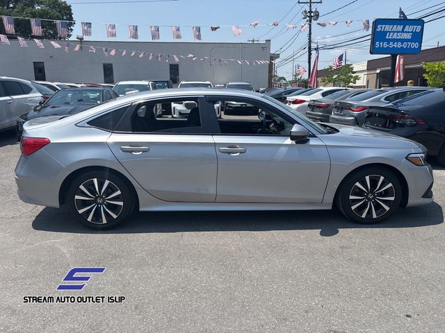 Vehicle image 4 of 34