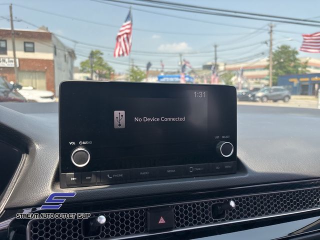 Vehicle image 22 of 34