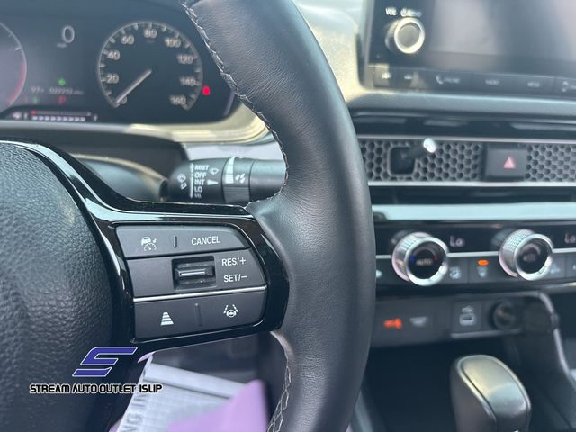 Vehicle image 31 of 34