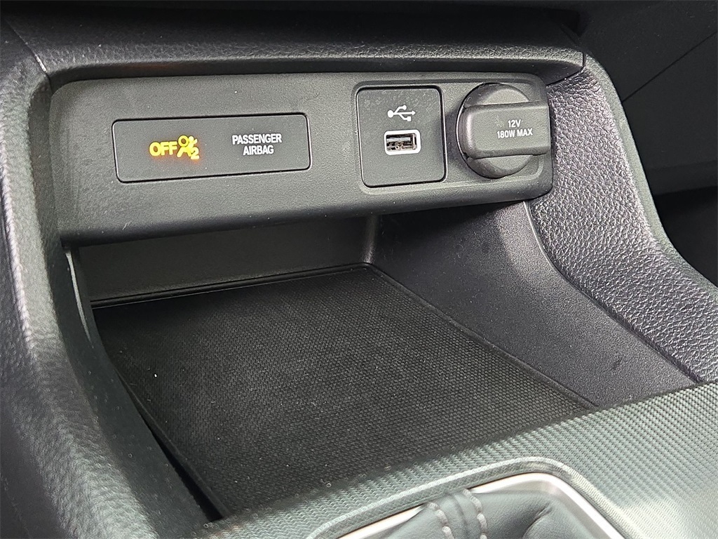Vehicle image 38 of 40