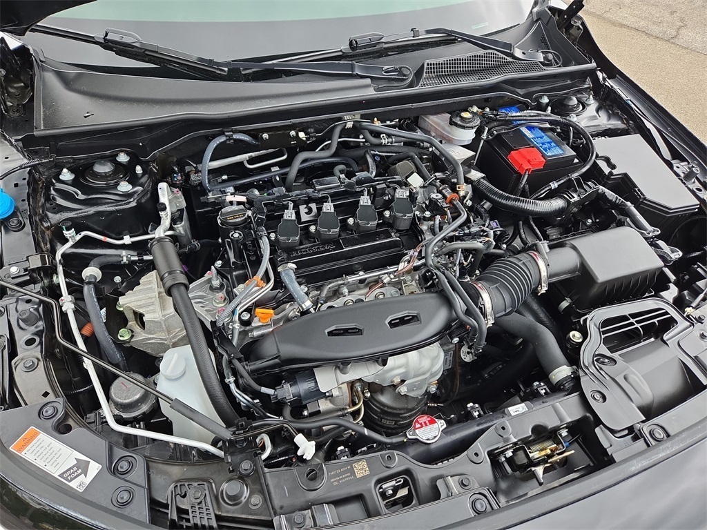 Vehicle image 10 of 40