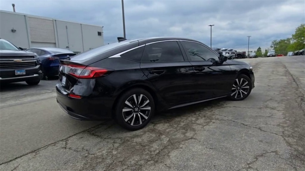 Vehicle image 6 of 40
