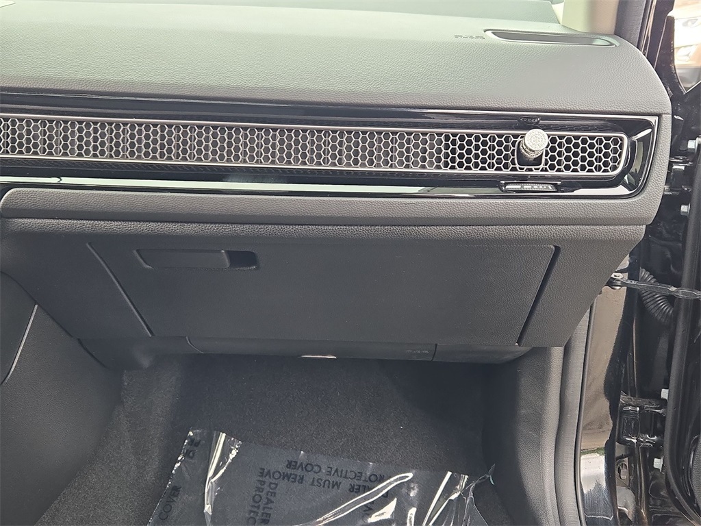 Vehicle image 13 of 40