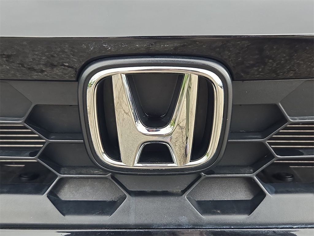 Vehicle image 37 of 40