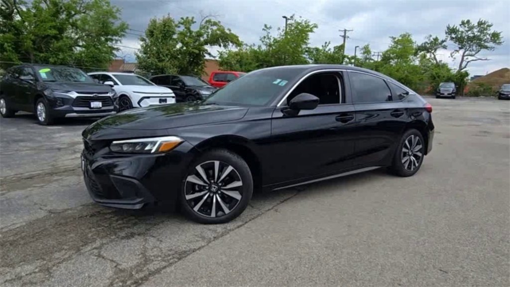 Vehicle image 2 of 40