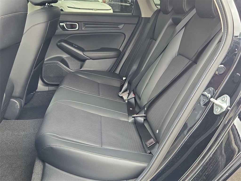 Vehicle image 20 of 40