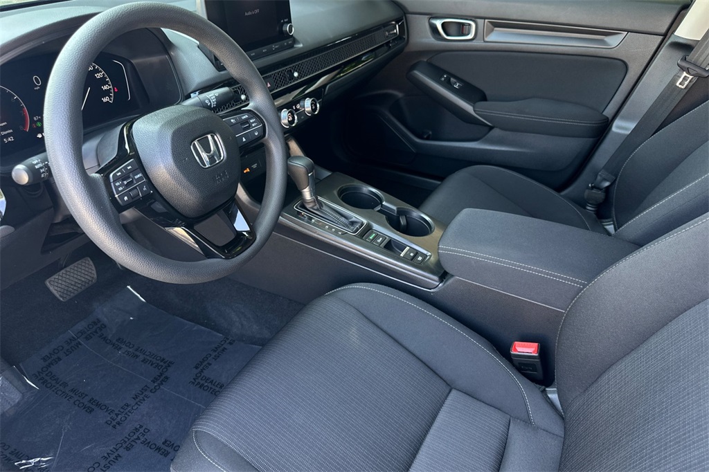 Vehicle image 12 of 26