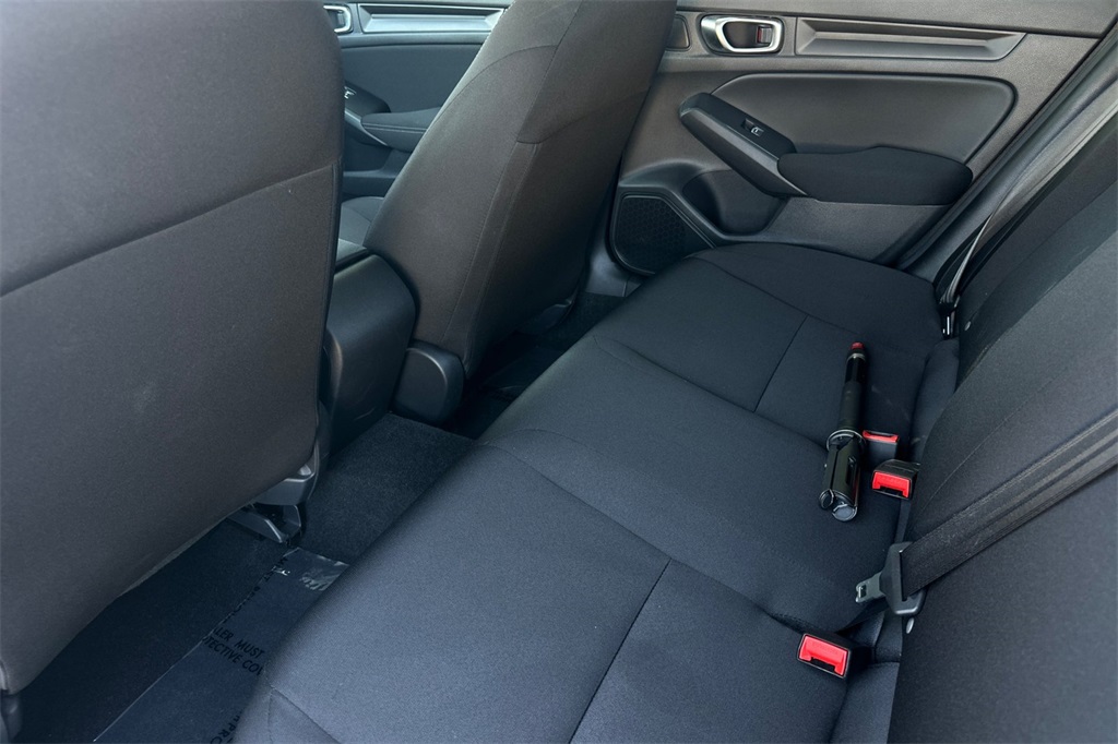 Vehicle image 8 of 26