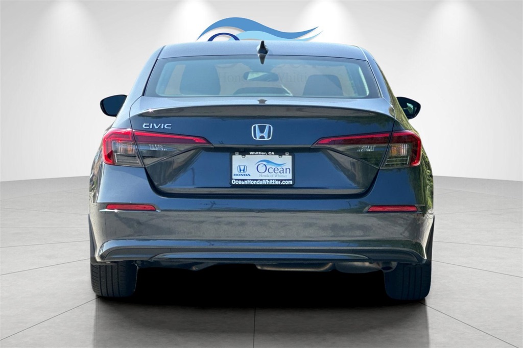 Vehicle image 5 of 26
