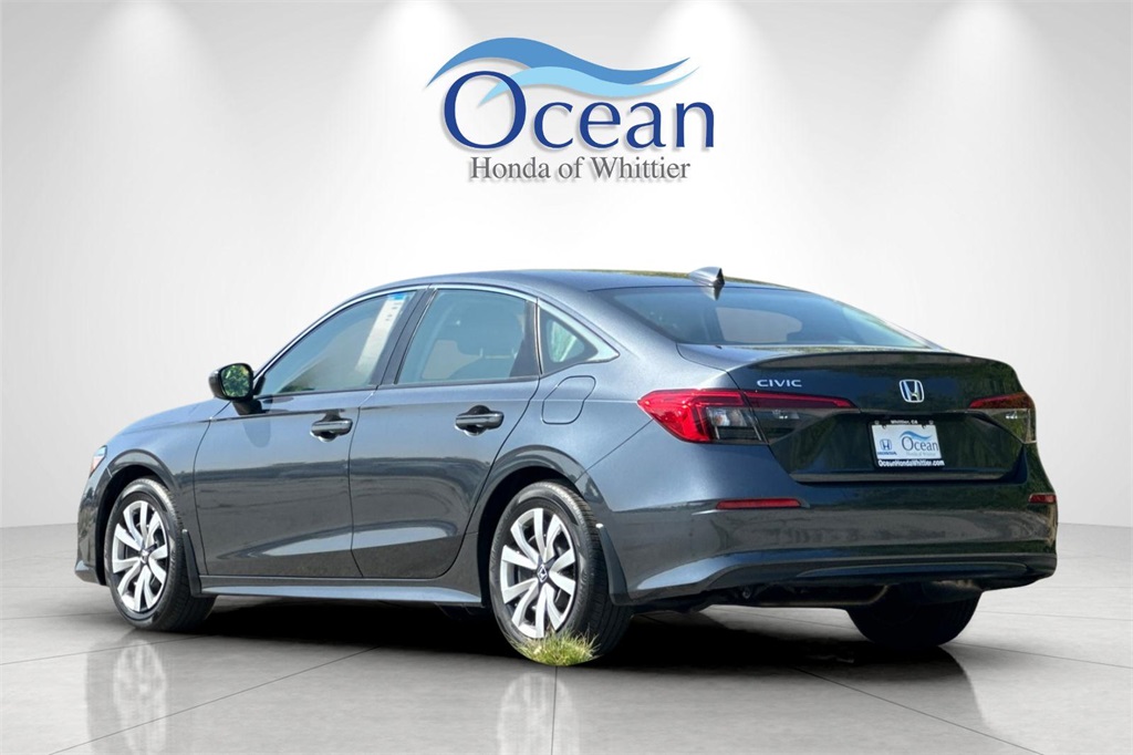 Vehicle image 6 of 26