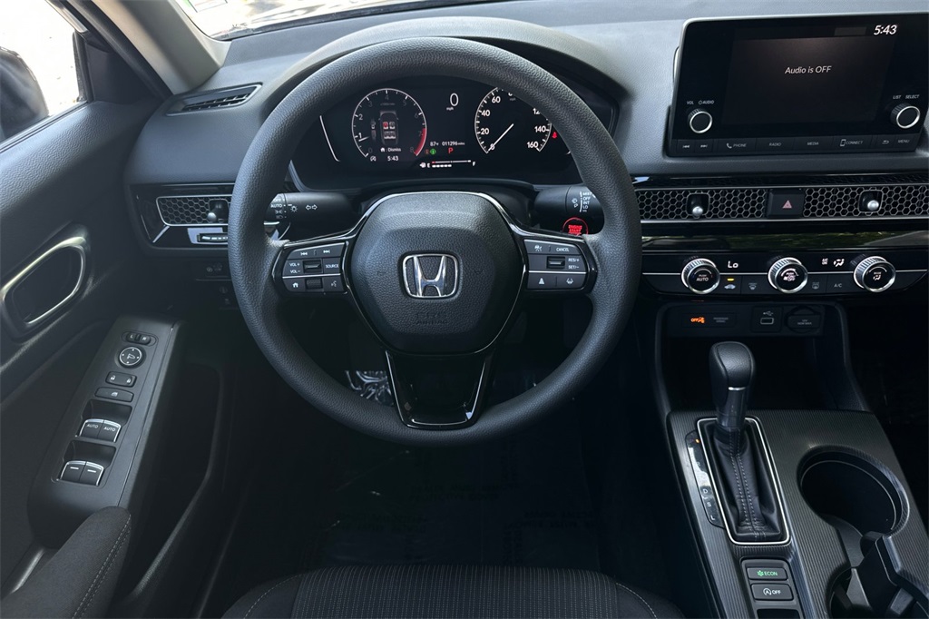 Vehicle image 11 of 26