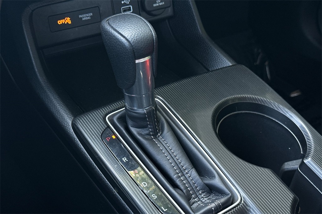 Vehicle image 19 of 26