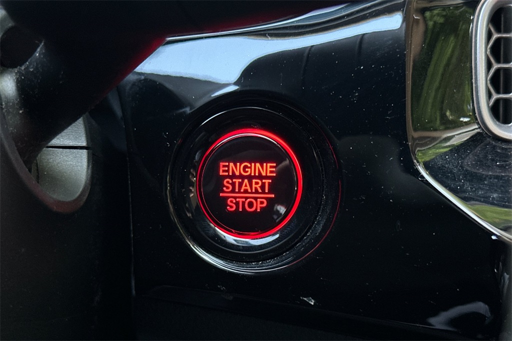 Vehicle image 16 of 26