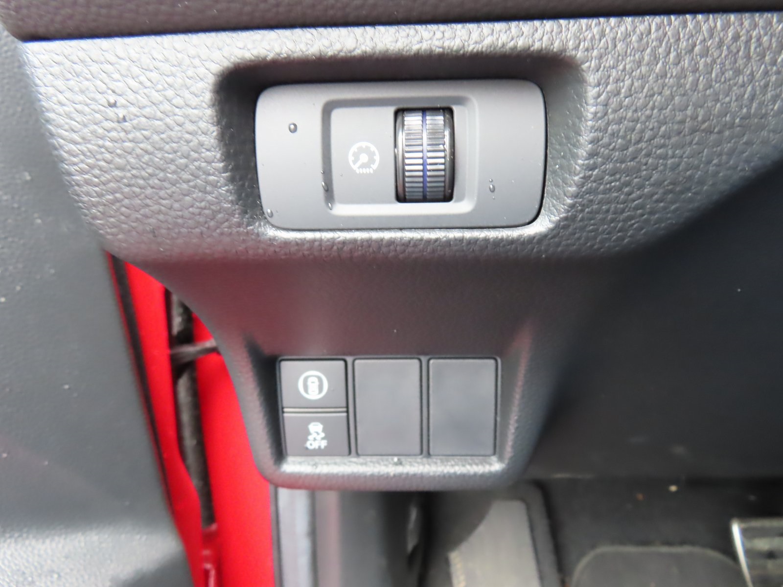 Vehicle image 13 of 35