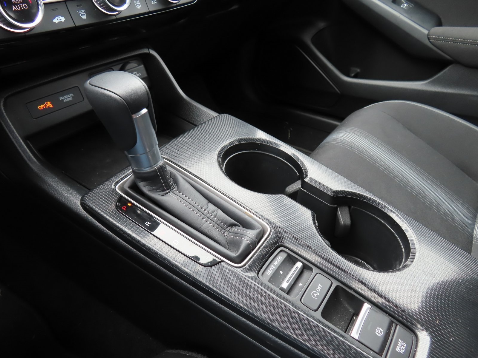 Vehicle image 27 of 35