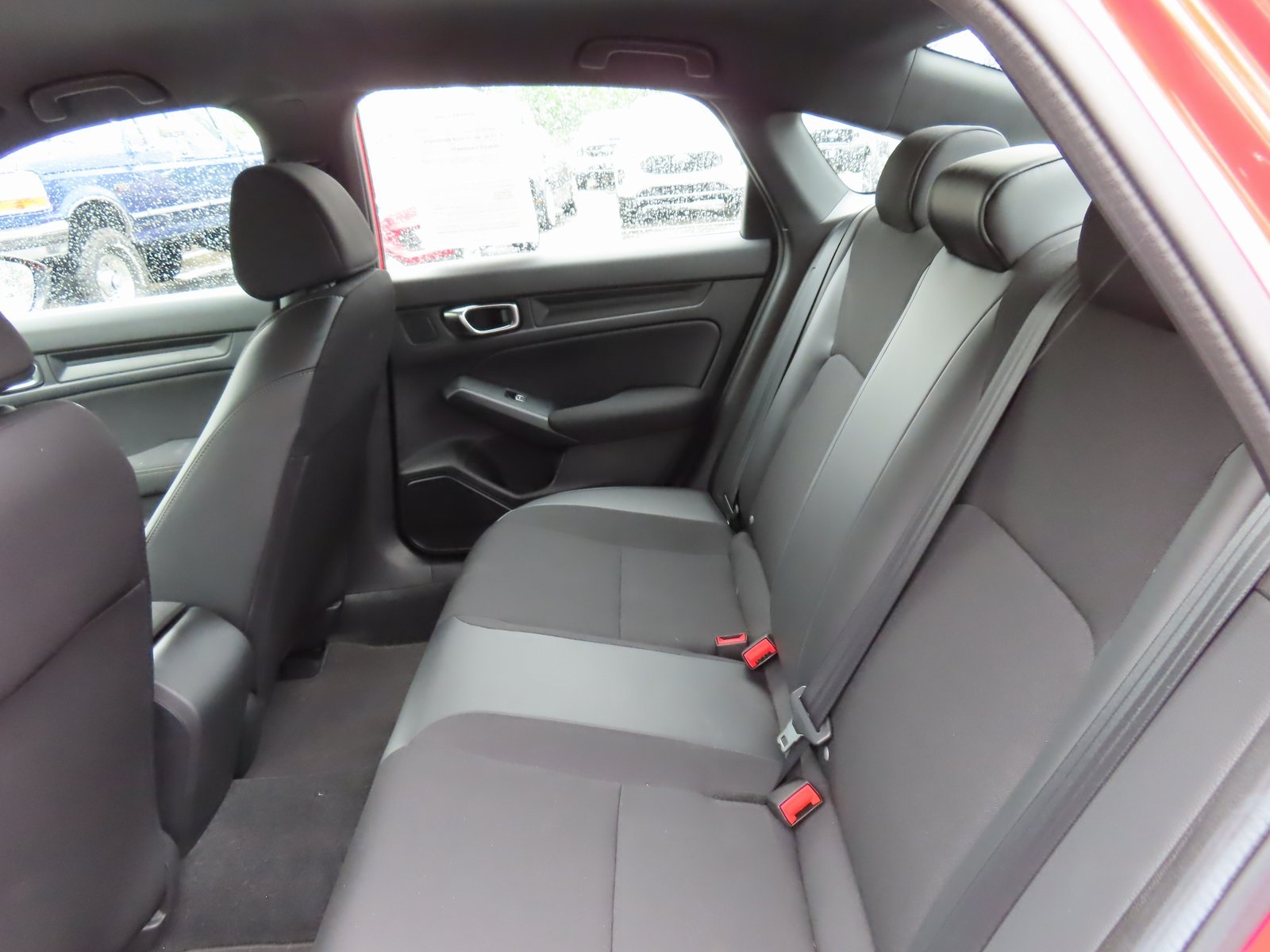 Vehicle image 31 of 35