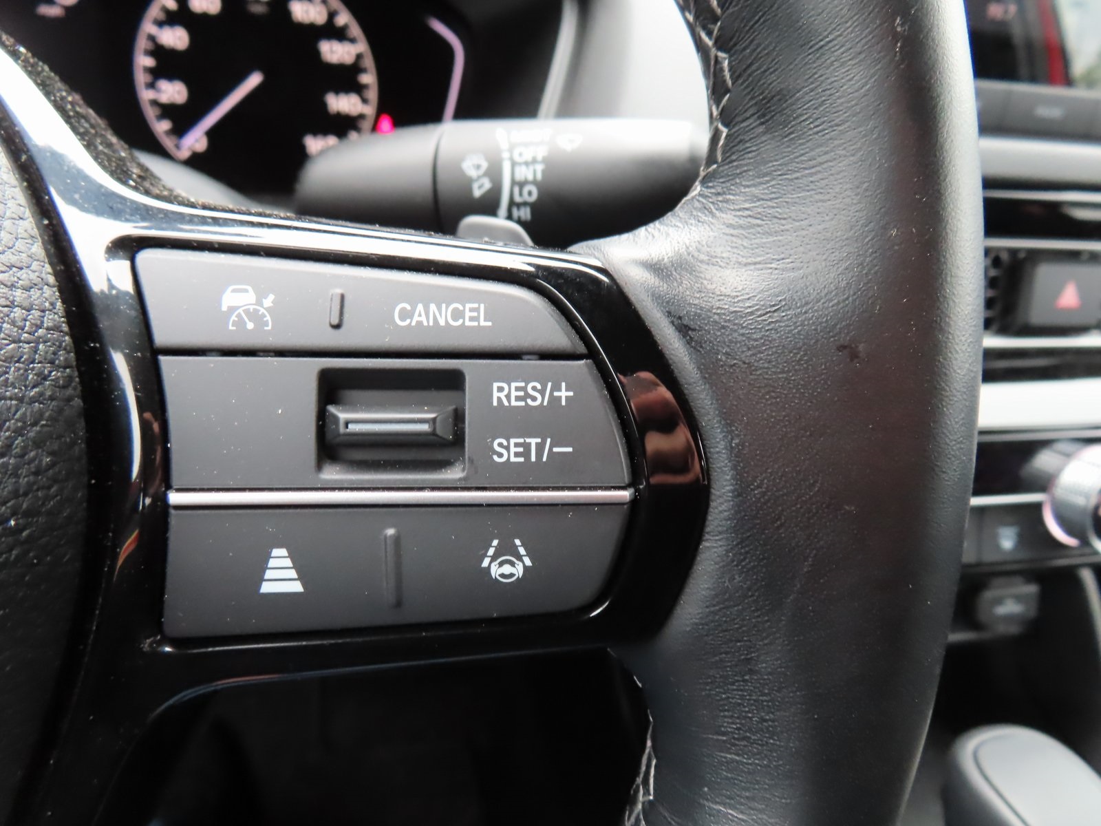 Vehicle image 20 of 35
