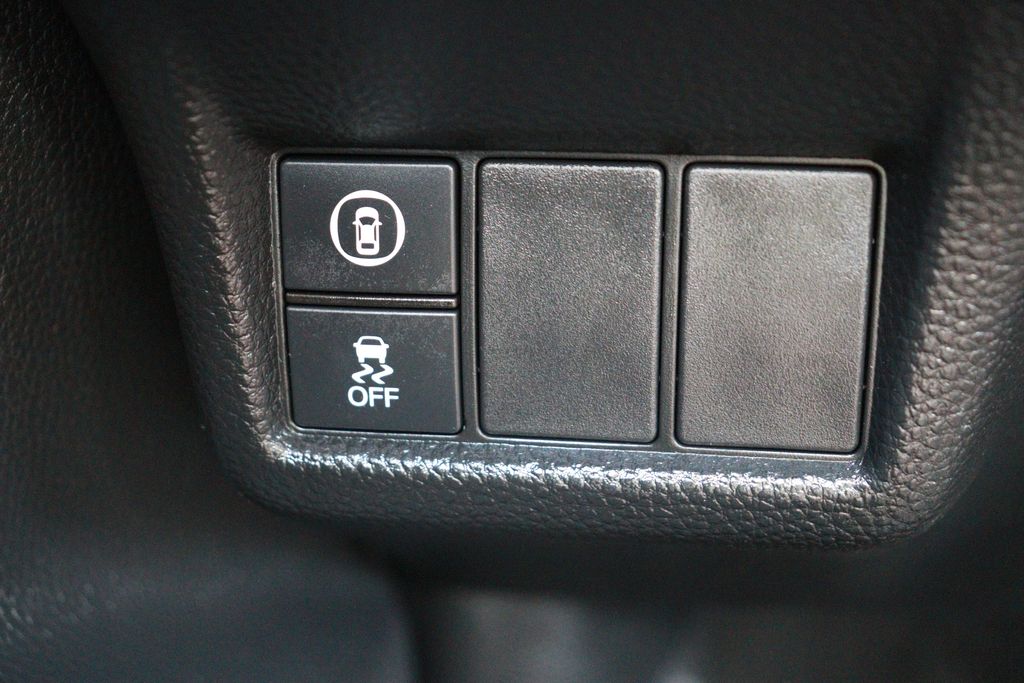 Vehicle image 23 of 25