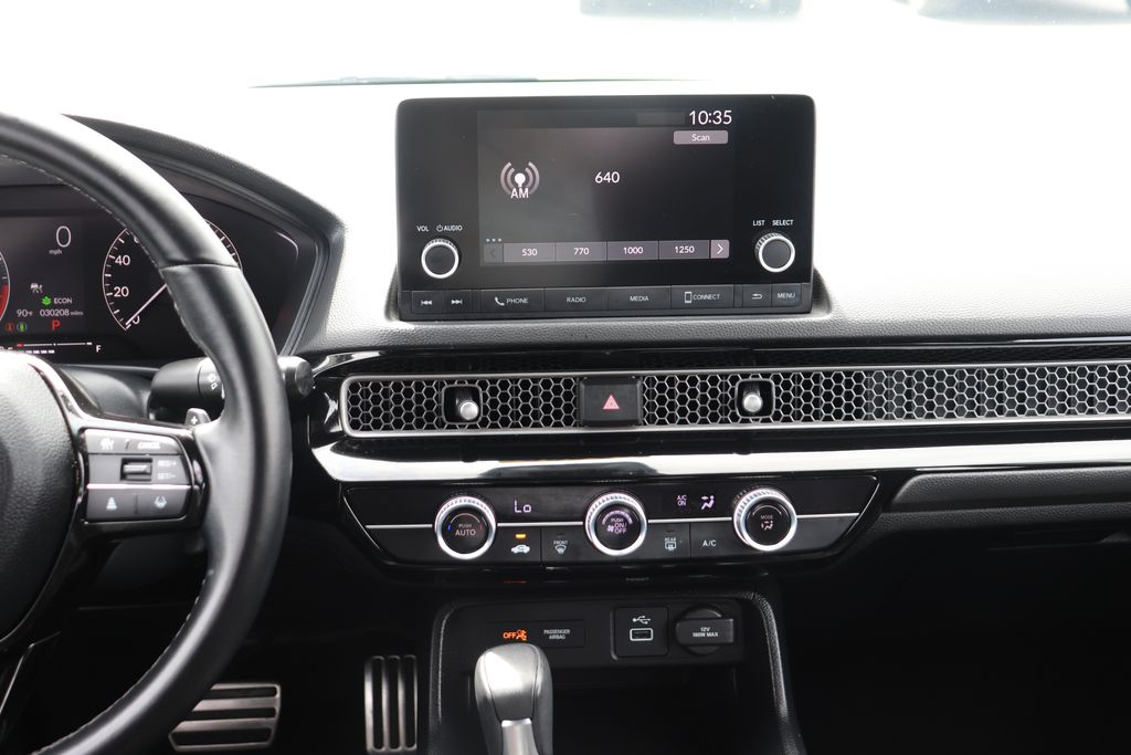 Vehicle image 14 of 25