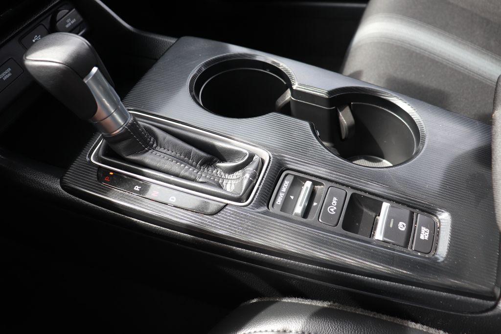 Vehicle image 15 of 25
