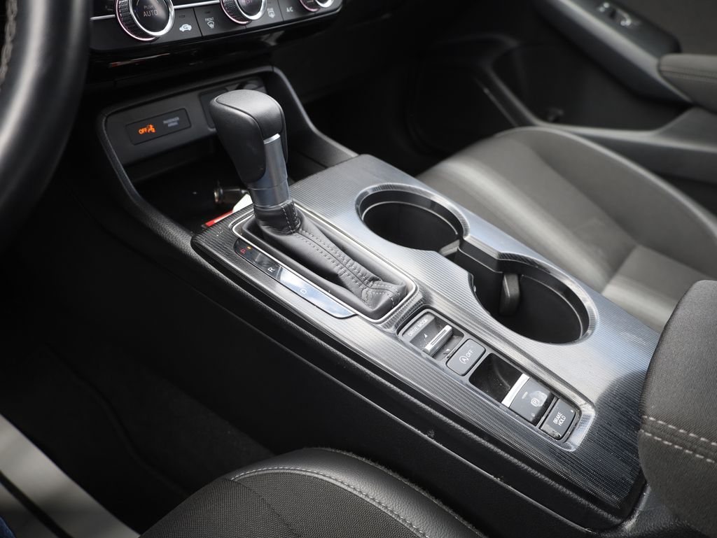 Vehicle image 29 of 43
