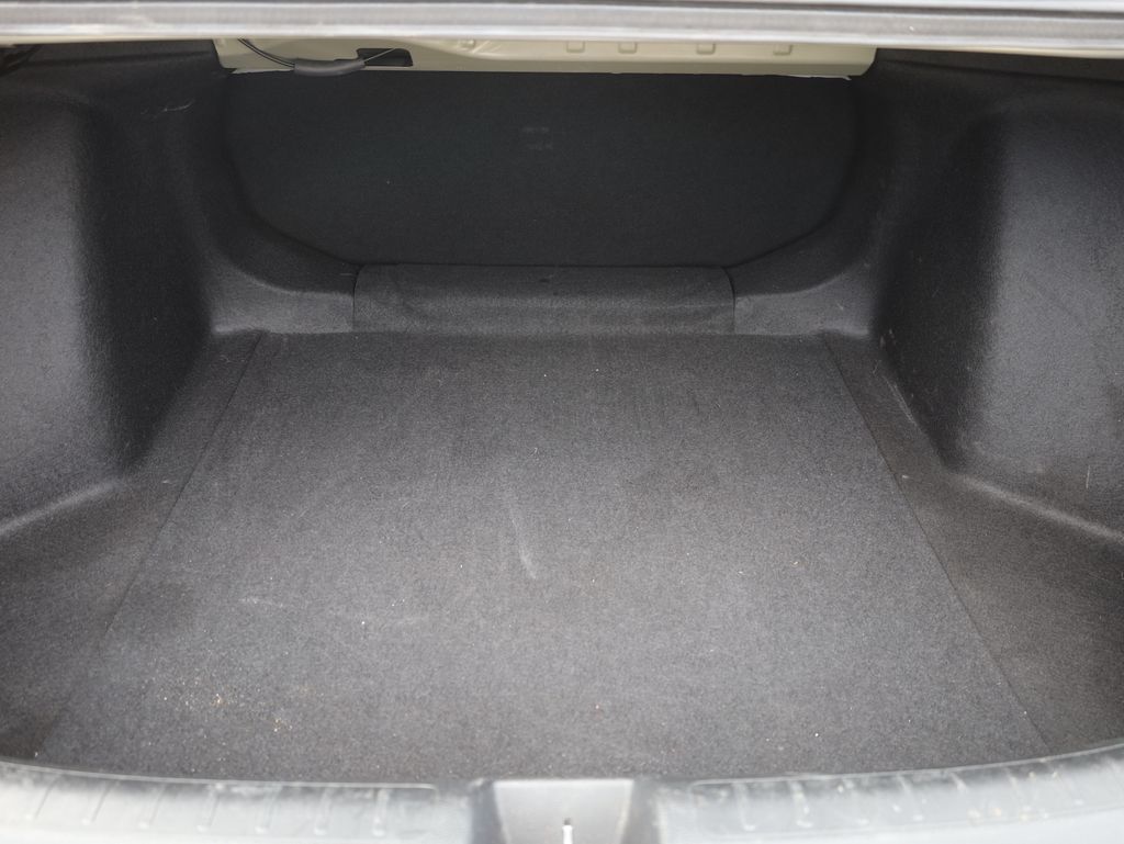 Vehicle image 20 of 43
