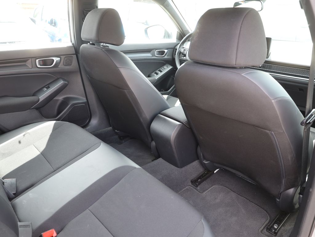 Vehicle image 15 of 43
