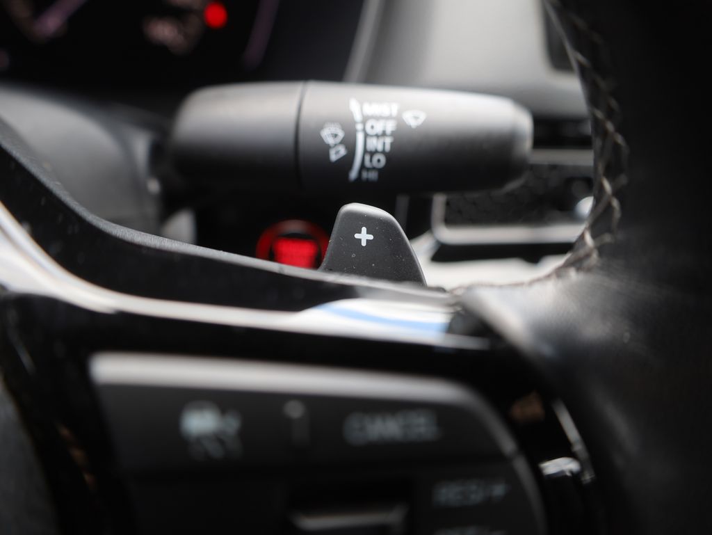 Vehicle image 40 of 43