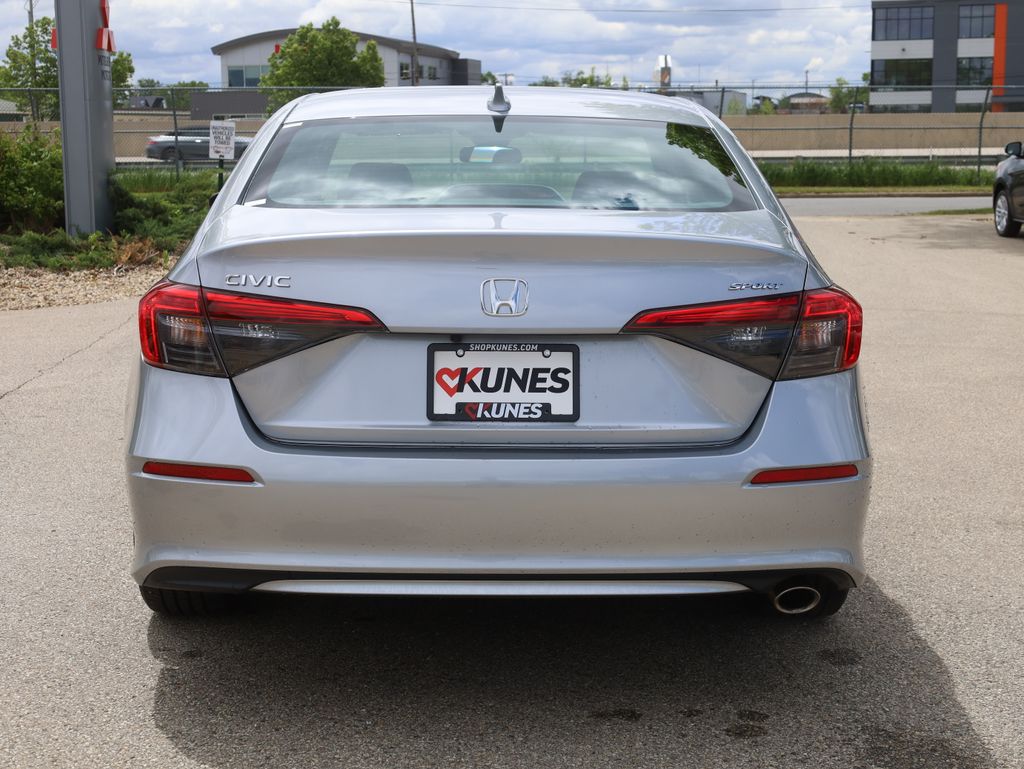 Vehicle image 7 of 43