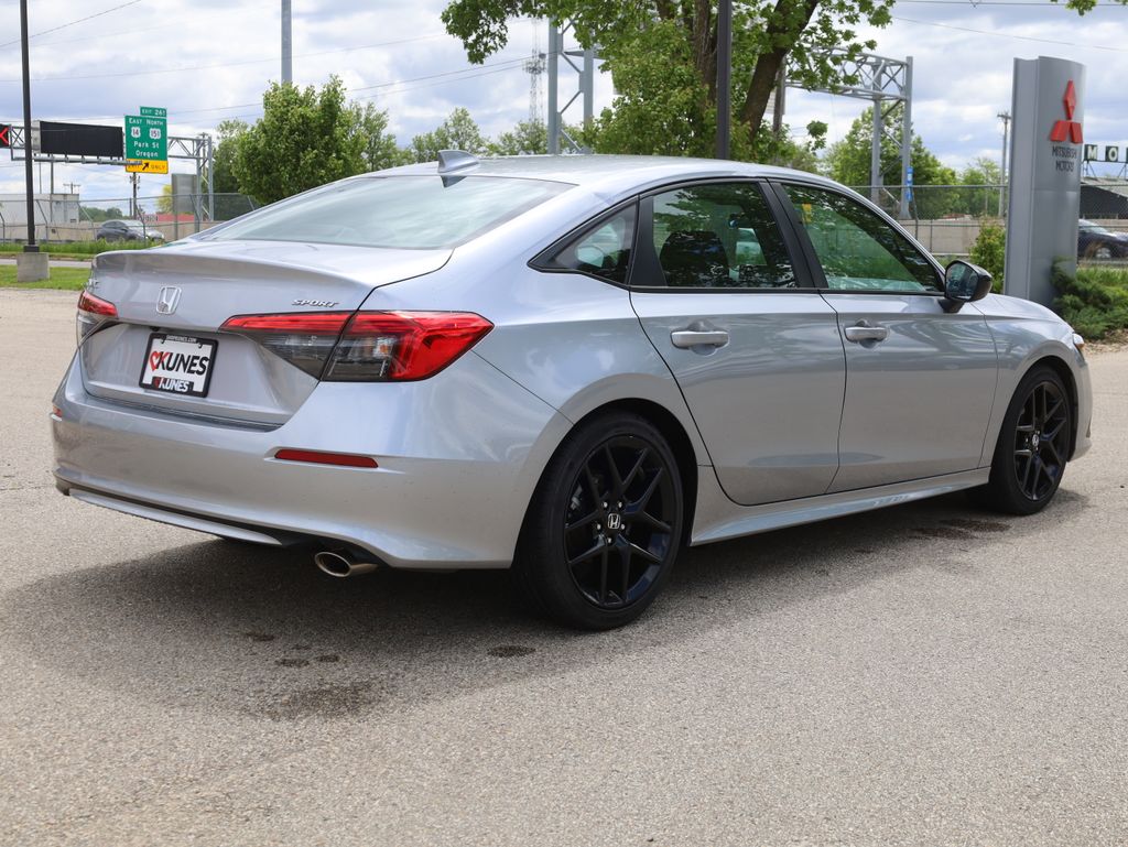 Vehicle image 6 of 43