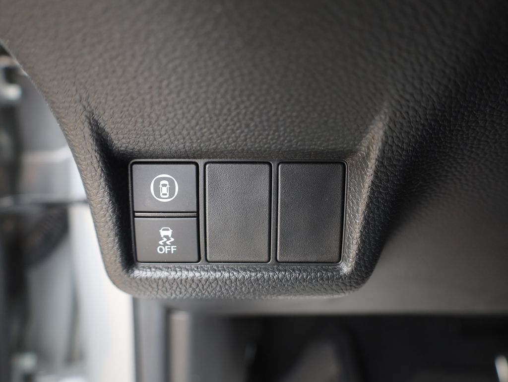 Vehicle image 28 of 43