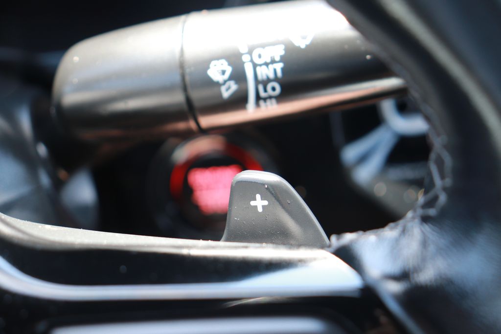 Vehicle image 20 of 25