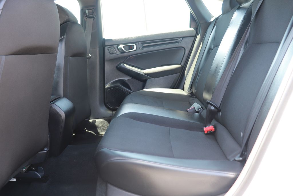 Vehicle image 12 of 25