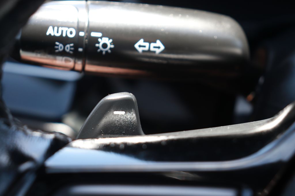Vehicle image 19 of 25