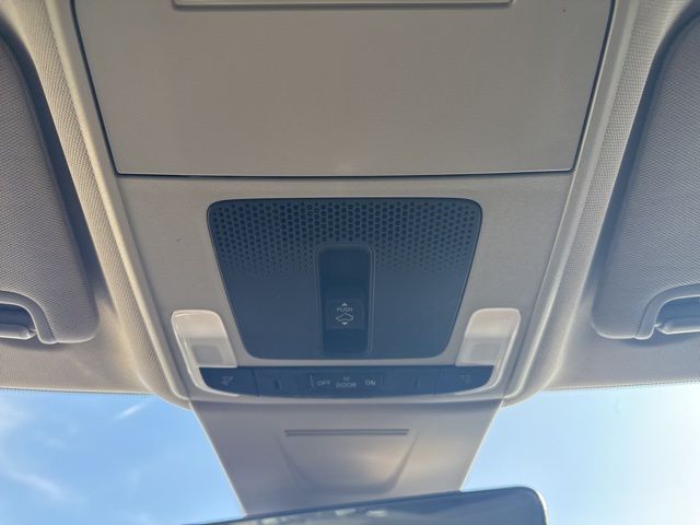 2024 Honda Civic Touring Image 16 of 26