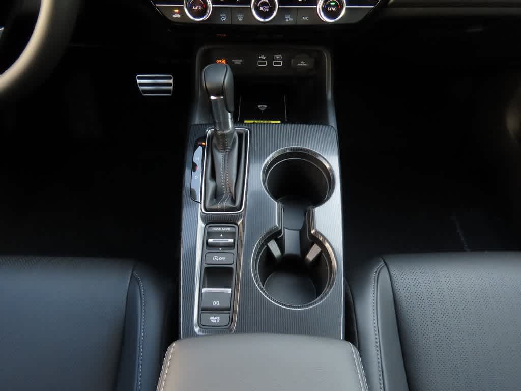 Vehicle image 22 of 25