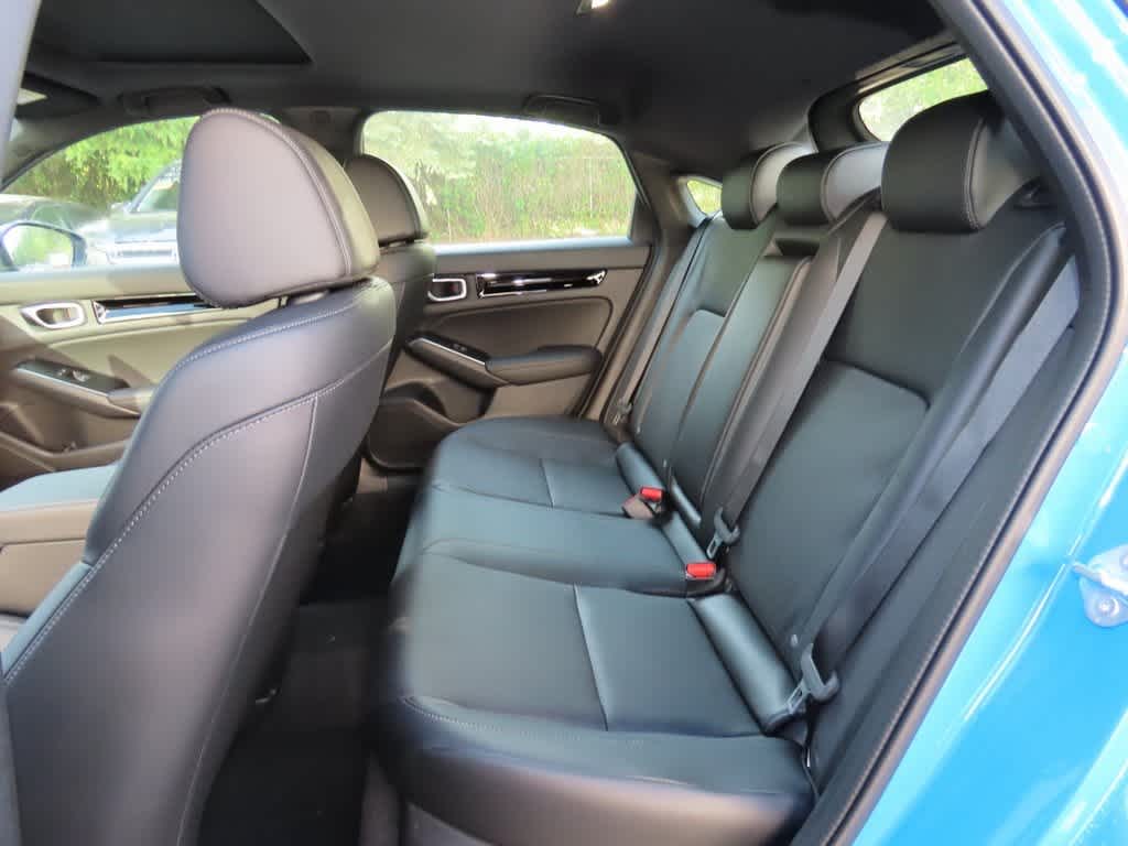 Vehicle image 13 of 25