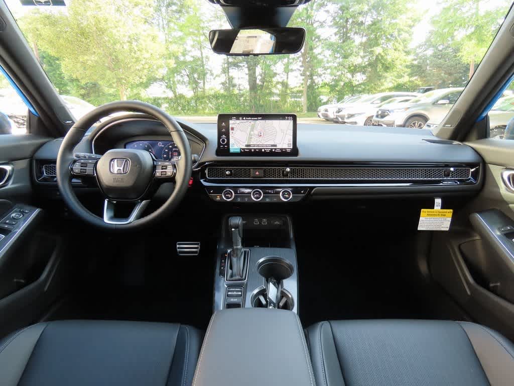 Vehicle image 16 of 25