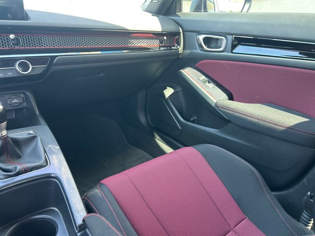 Vehicle image 13 of 20
