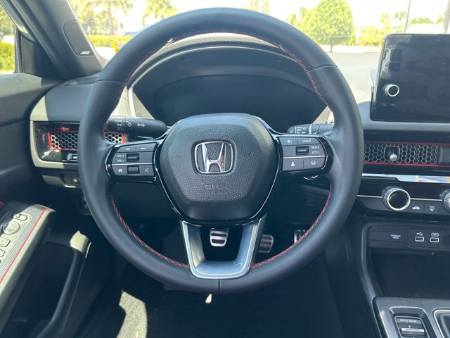 Vehicle image 15 of 20
