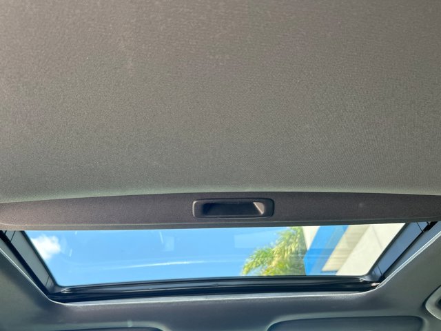 Vehicle image 11 of 20