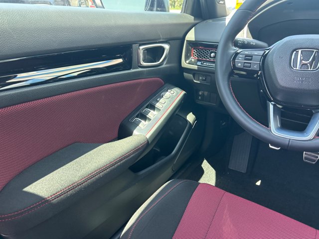 Vehicle image 16 of 20