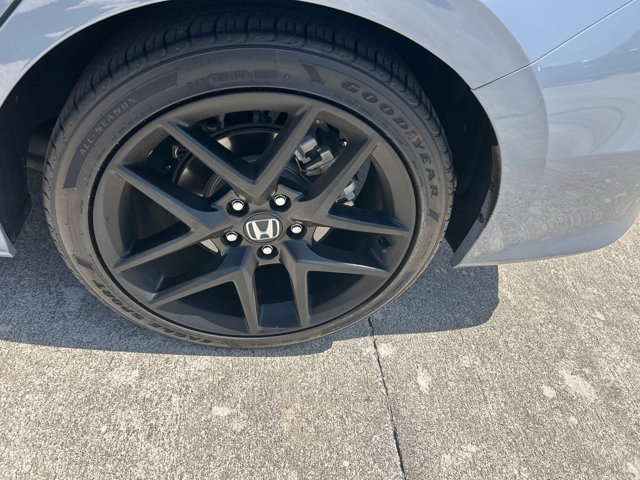Vehicle image 9 of 20