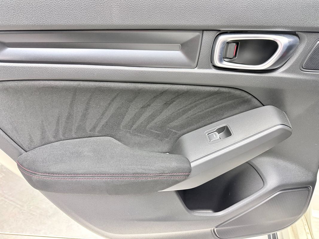 2024 Honda Civic Type R Base Image 15 of 19