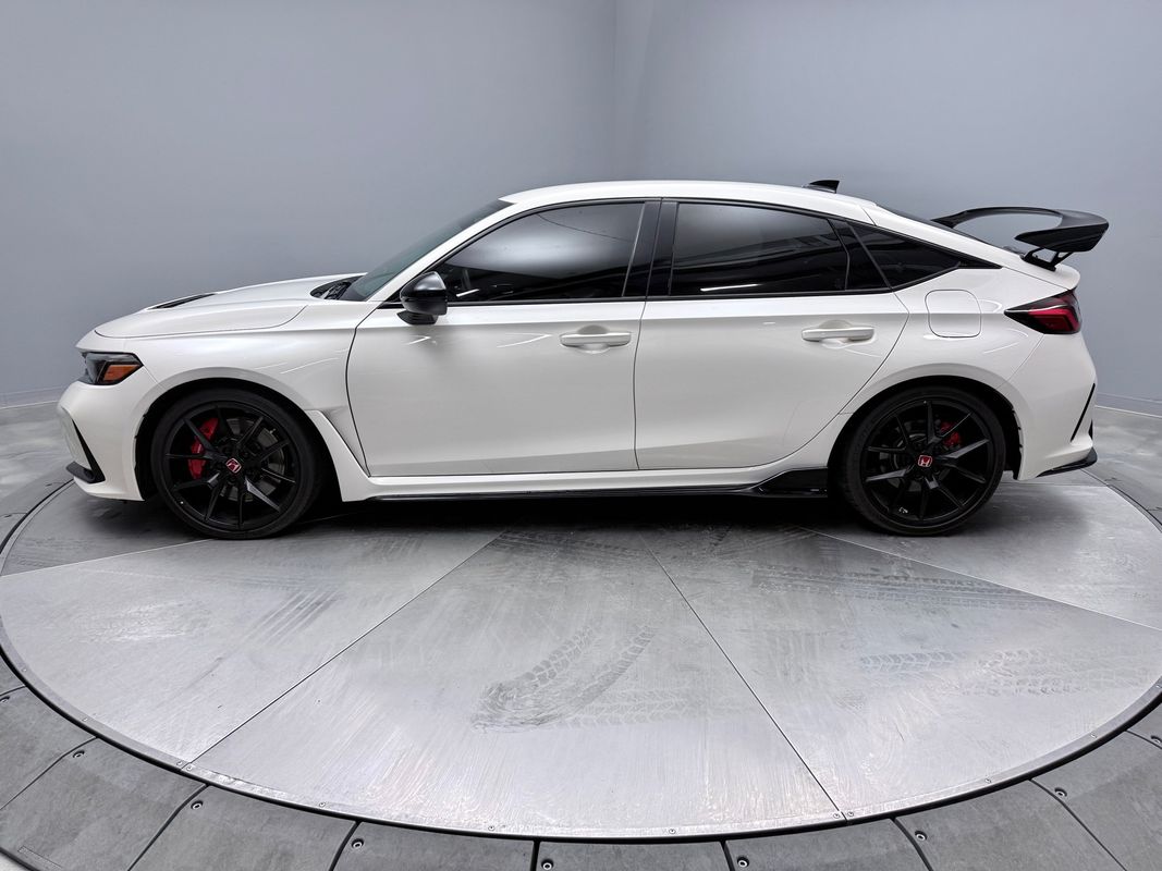2024 Honda Civic Type R Base Image 8 of 19