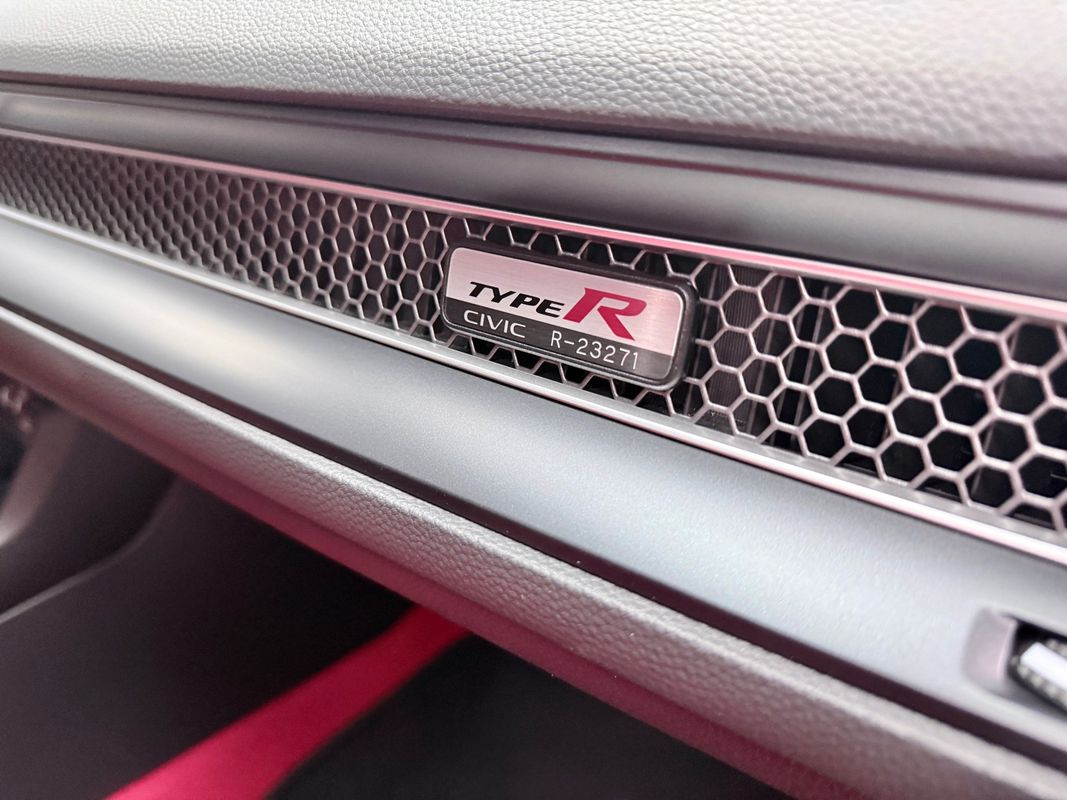 2024 Honda Civic Type R Base Image 18 of 19